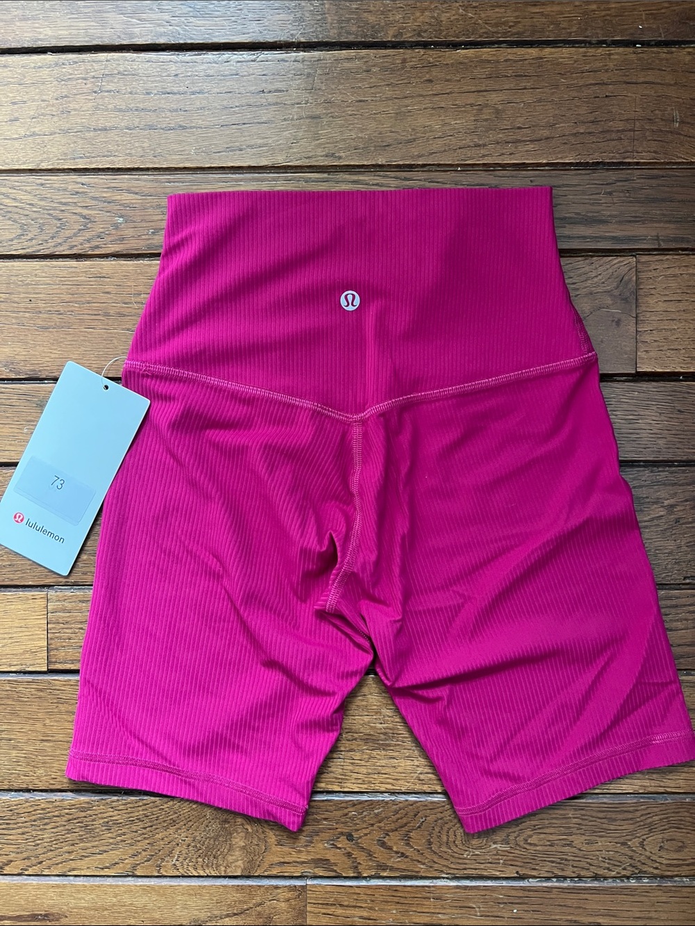 Lululemon Berry Pink Align Ribbed High Rise 8" Shorts Size 4 NWT - Picture 4 of 4